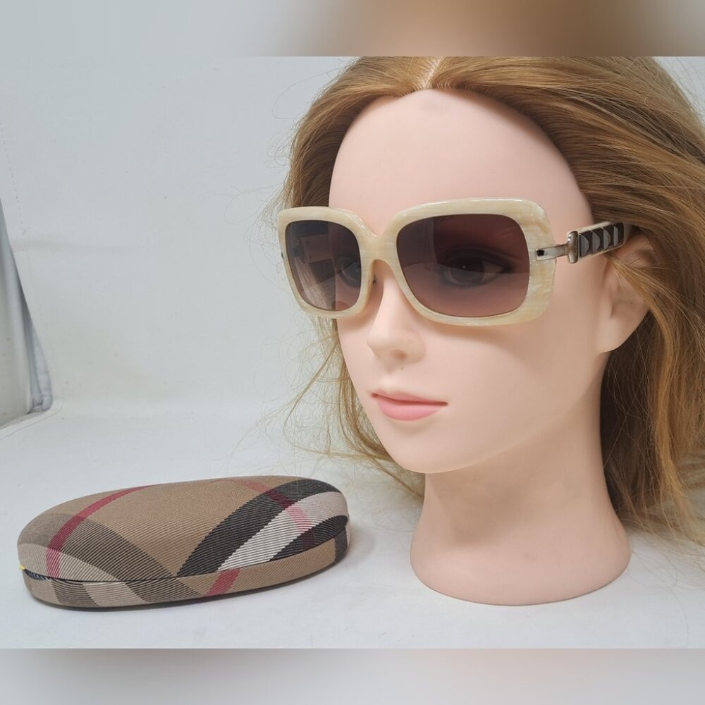 Burberry Women's Sunglasses Cream Brown Gradient